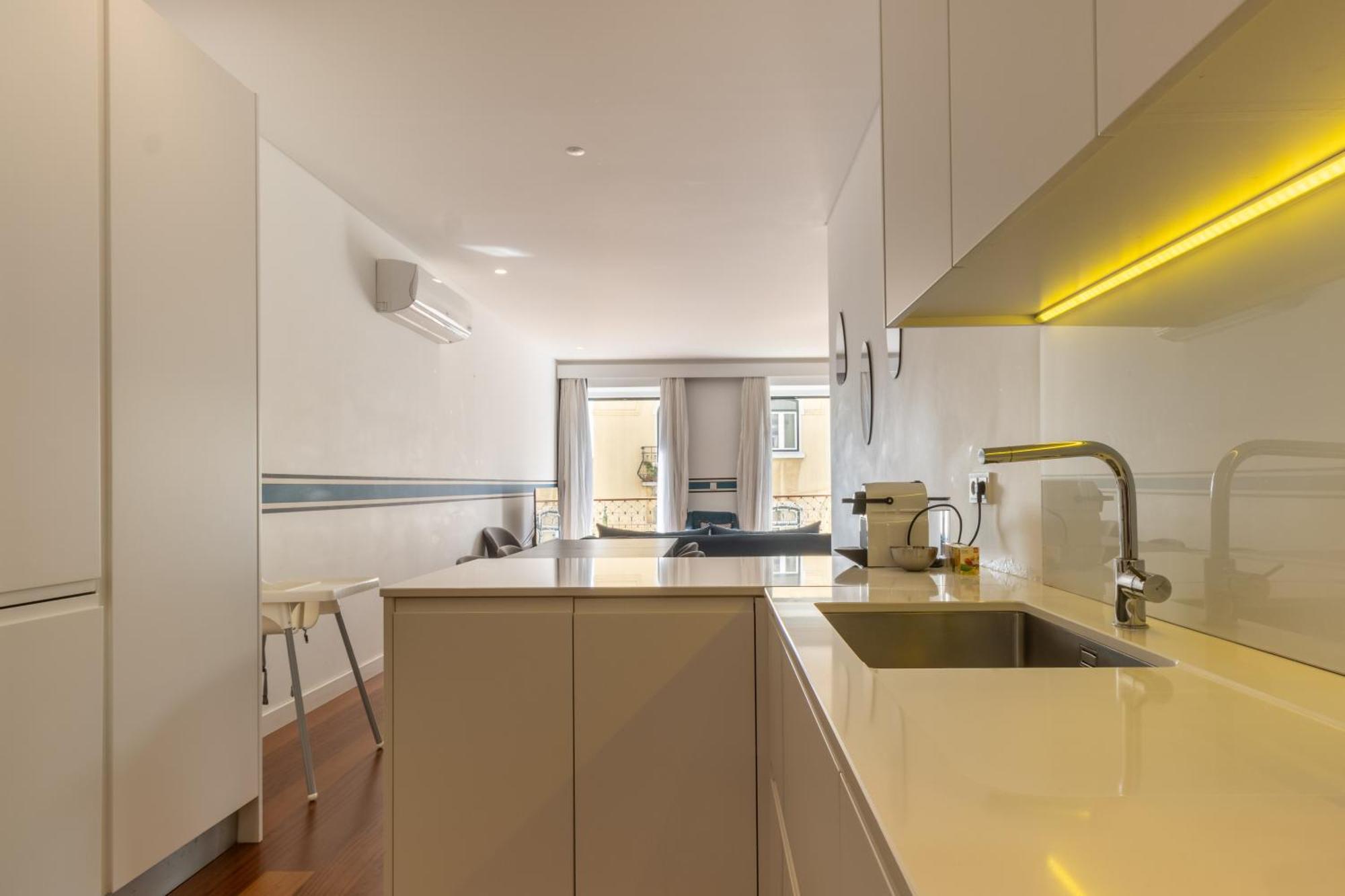 Modern 3Br, Terrace, Ac/Heating & Self Check-In Lägenhet Lisboa Exteriör bild