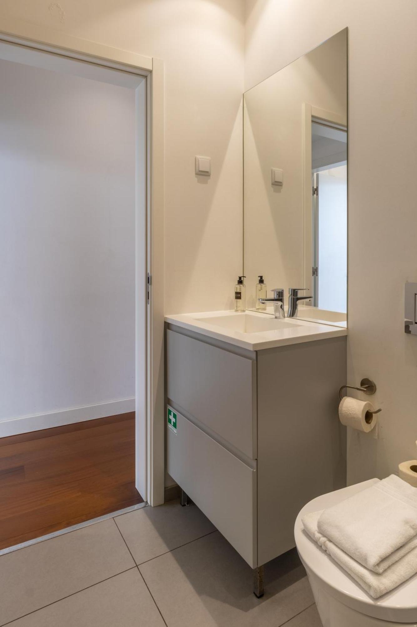 Modern 3Br, Terrace, Ac/Heating & Self Check-In Lägenhet Lisboa Exteriör bild