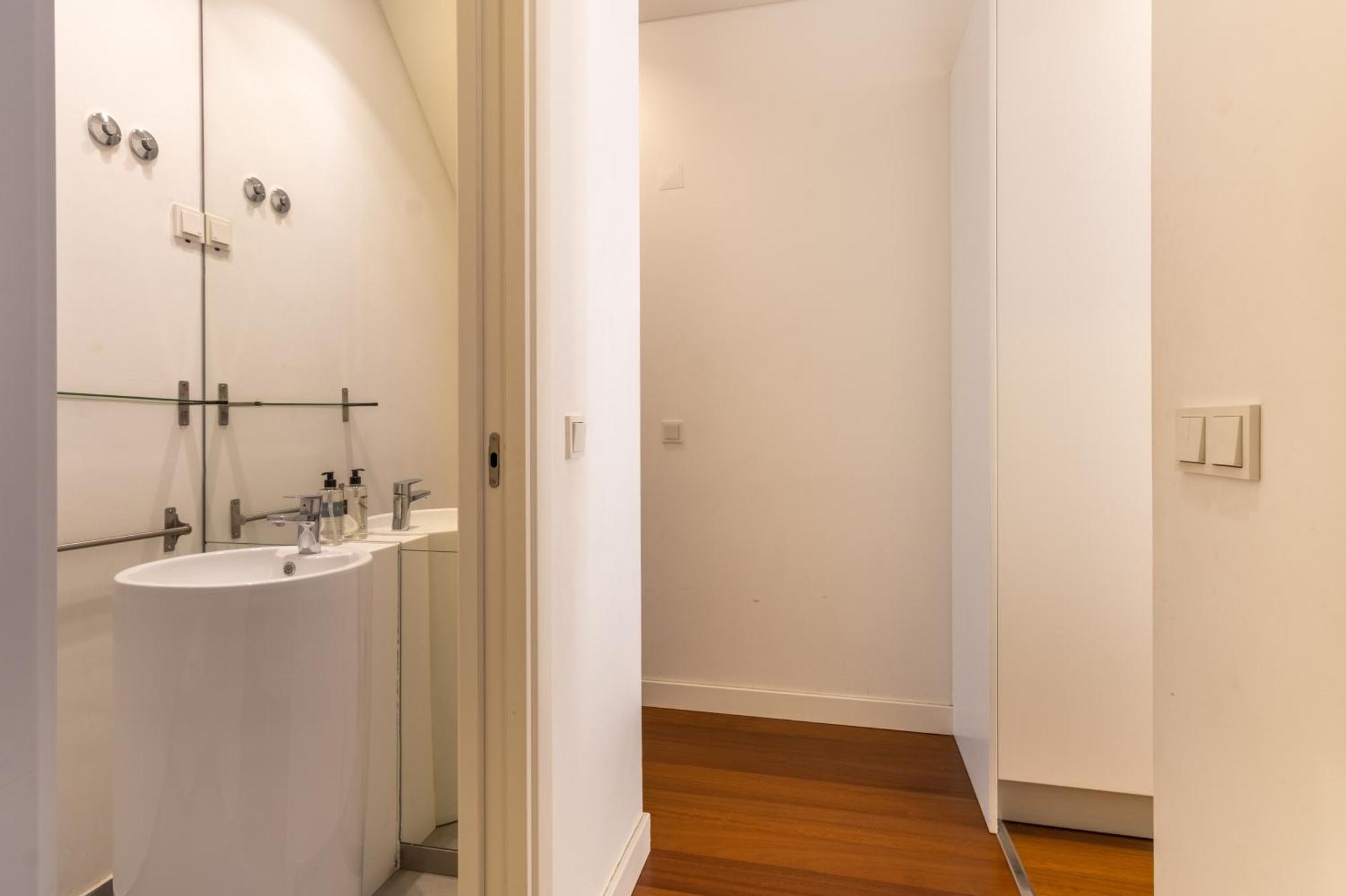 Modern 3Br, Terrace, Ac/Heating & Self Check-In Lägenhet Lisboa Exteriör bild