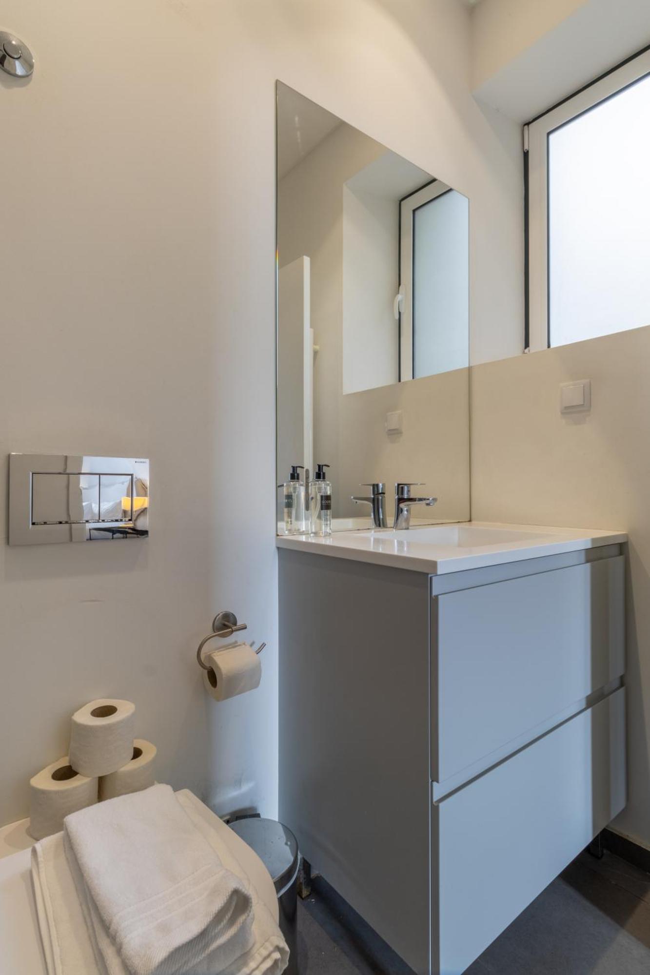 Modern 3Br, Terrace, Ac/Heating & Self Check-In Lägenhet Lisboa Exteriör bild