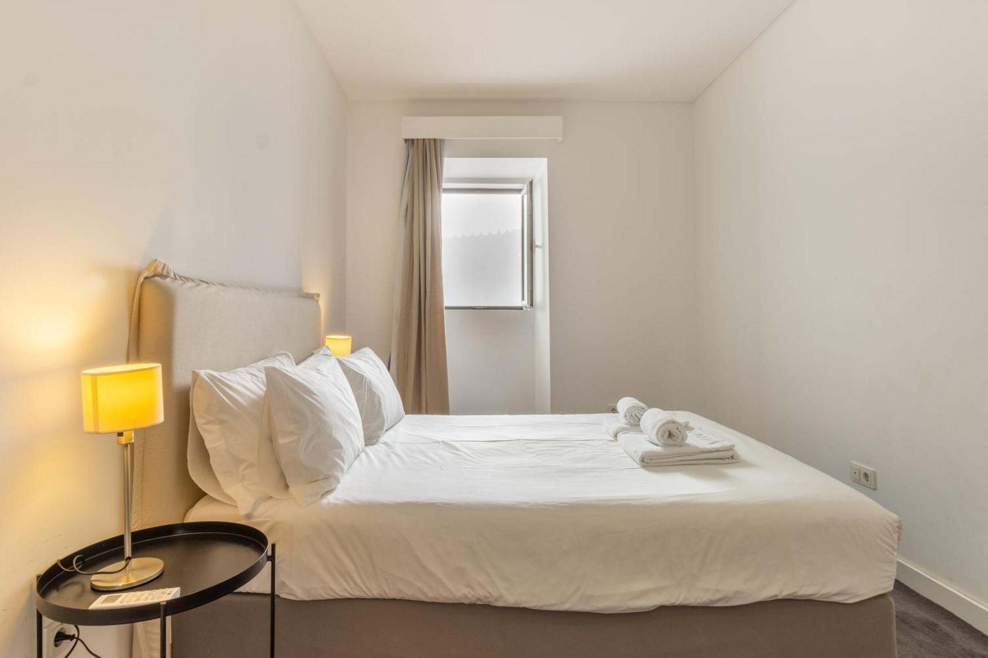Modern 3Br, Terrace, Ac/Heating & Self Check-In Lägenhet Lisboa Exteriör bild