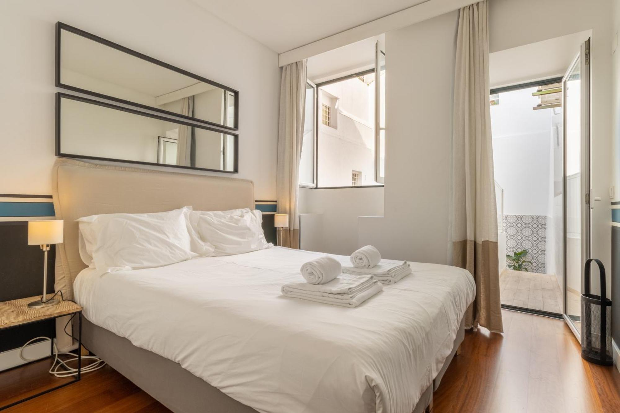 Modern 3Br, Terrace, Ac/Heating & Self Check-In Lägenhet Lisboa Exteriör bild
